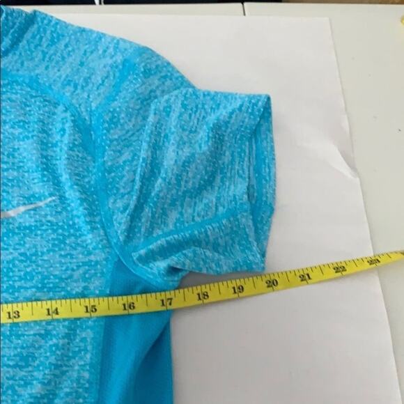 NIKE RUNNERS ATHLETIC‎ DRI FIT TOP SIZE S - Picture 8 of 8